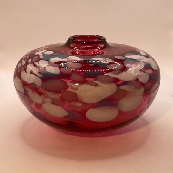 Vintage Douglas Becker Signed Cranberry Art Glass Vase Coin Dot Pattern - Picture 7 of 15